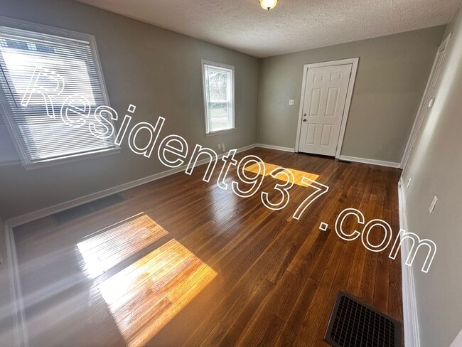 Building Photo - Cozy 3 Bed 1 bath home
