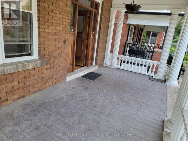 Photo du bâtiment - 43 Barnesdale Ave S