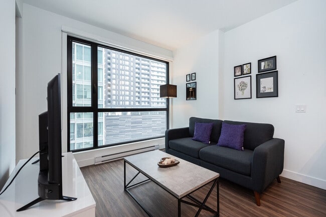 Building Photo - 4171 Rue de la Montagne