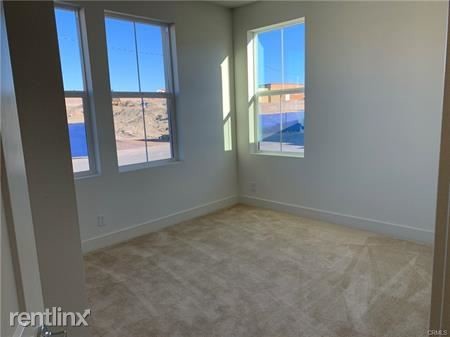 Building Photo - 4 br, 3 bath House - 1052 Portola Oaks Dr
