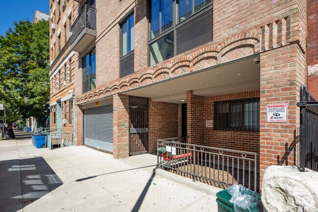 Building Photo - 433 E 115th St