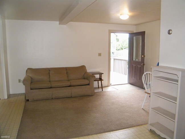 Building Photo - 210 W Spencer St