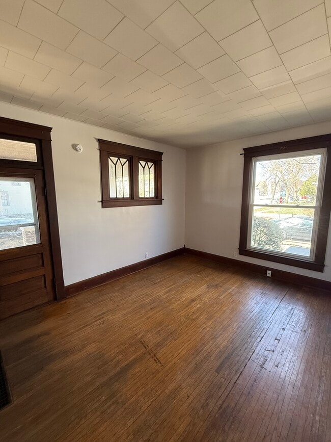 Building Photo - 315 N 10th St