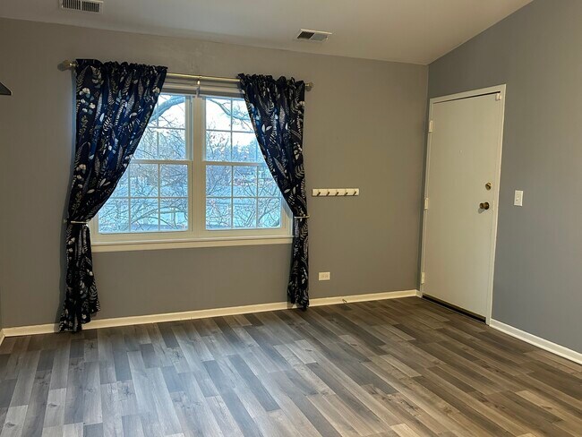 Foto del edificio - 122 E Winchester Rd