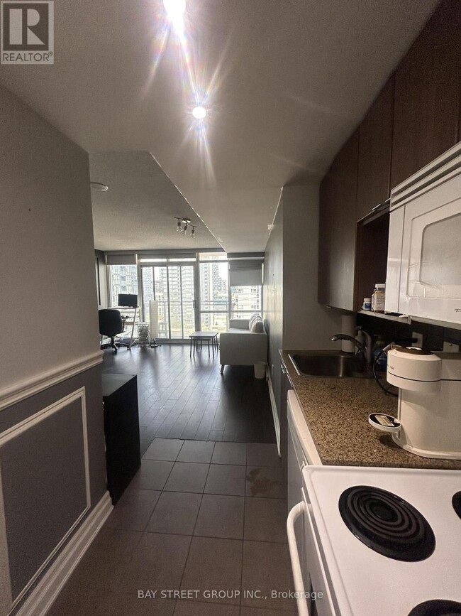 Building Photo - 11 Brunel Ct