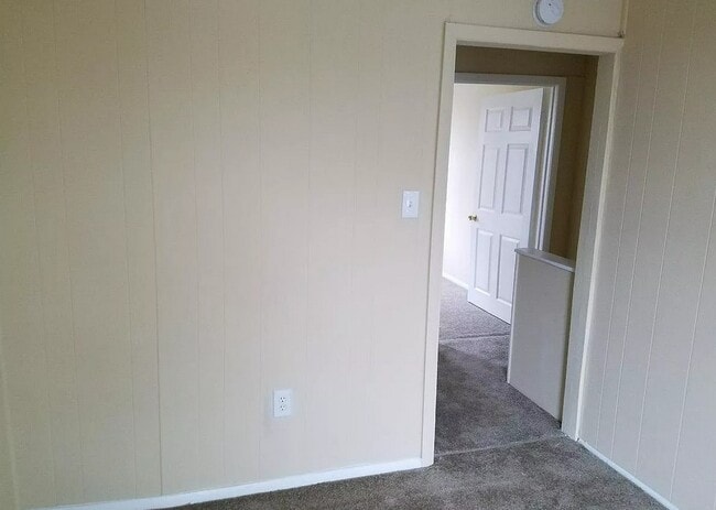 Building Photo - 1519 Popland St