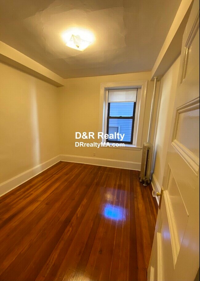 Building Photo - 885 Massachusetts Ave