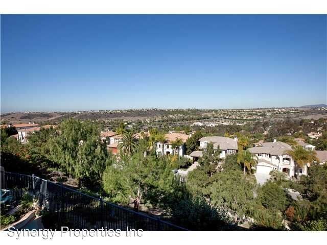 Building Photo - 2930 Carrillo Way