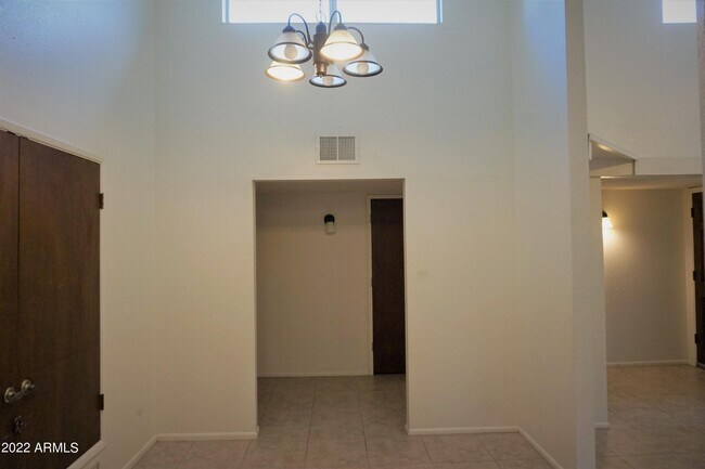 Building Photo - 1113 Plaza Azul