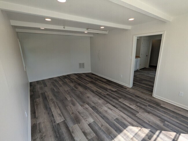 Foto del edificio - Dover Oaks LLC