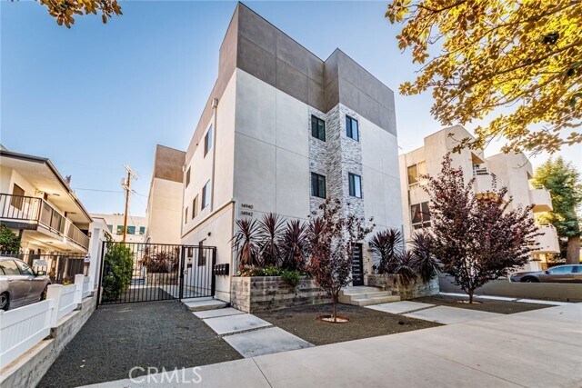 Foto del edificio - 14944 Moorpark St