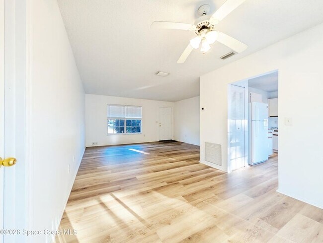 Foto del edificio - 6598 Bamboo Ave