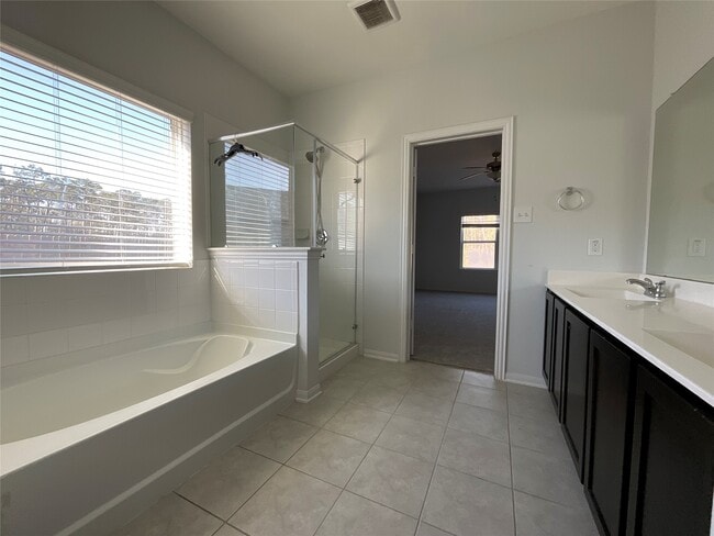 Foto del edificio - 8039 Brooks Crossing Dr