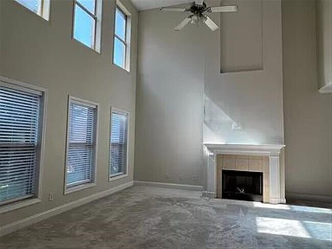 Building Photo - Lawrenceville Great home