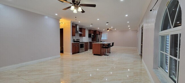 Foto del edificio - 401 SW 1st St
