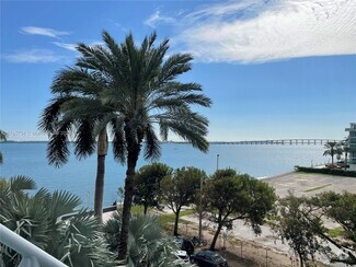 Building Photo - 1155 Brickell Bay Dr