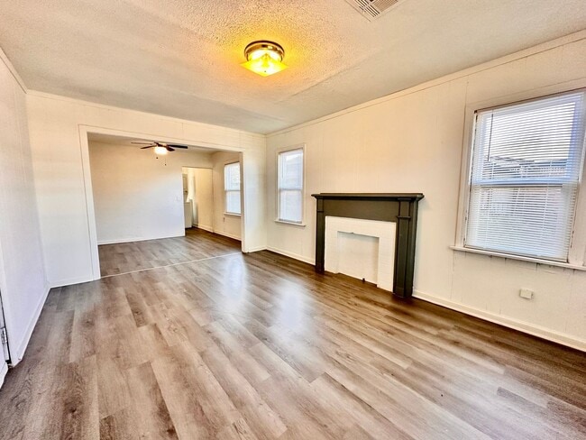 Foto del edificio - Three bedroom OKC Home