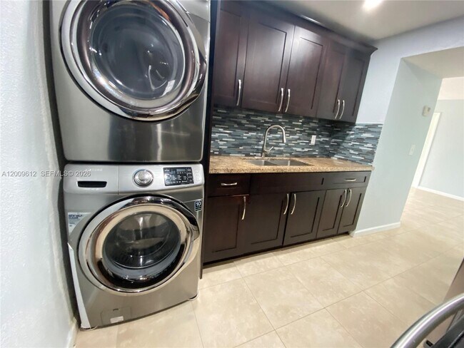 Foto del edificio - 8200 SW 210th St