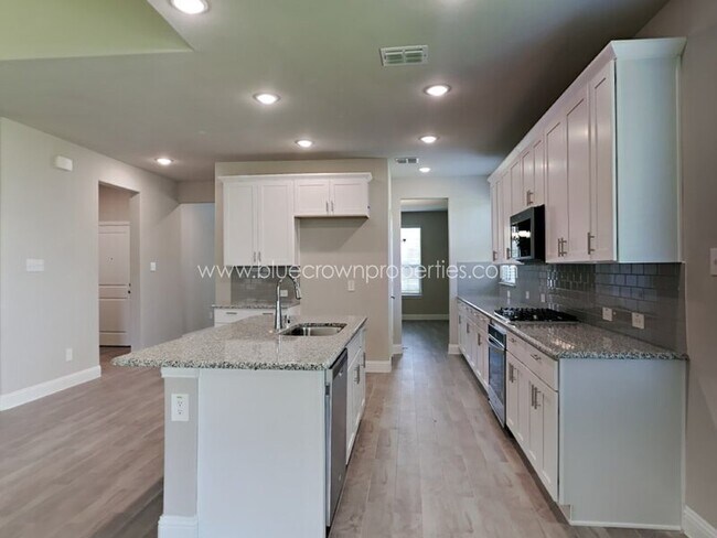 Building Photo - 1024 Meadowlark Ave