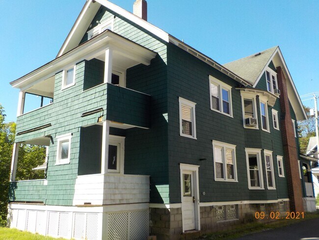 Foto del edificio - 971 Lancaster Ave