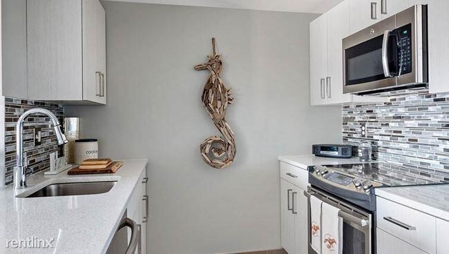 Foto del edificio - 3 br, 2 bath Apartment - 404 W 1st St A4