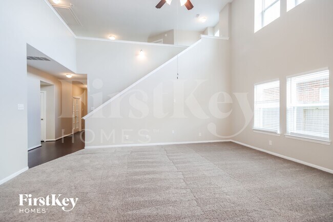 Foto del edificio - 10002 Chase Ct