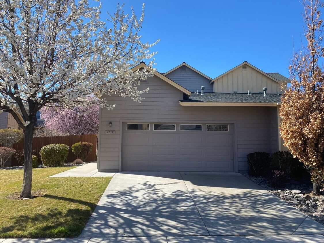 Foto principal - Sparks - Gated Community - 2 Bed 2.5 Bath