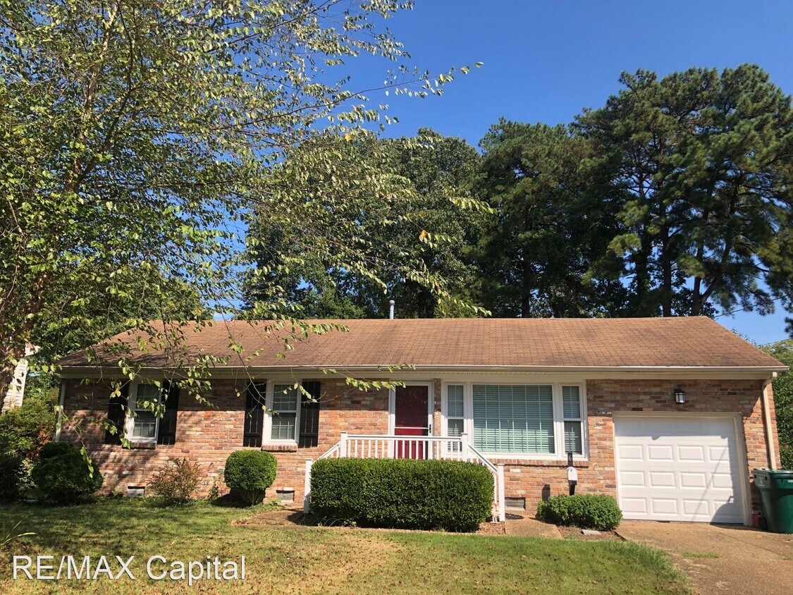 Foto principal - 3 br, 1 bath House - 6 Burnham Pl