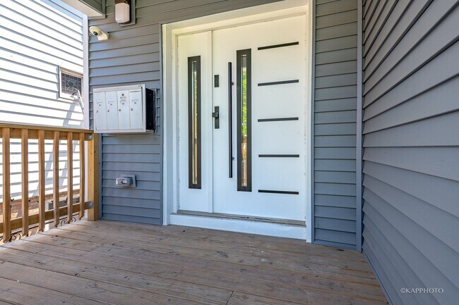 Foto del edificio - 5855 S Indiana Ave