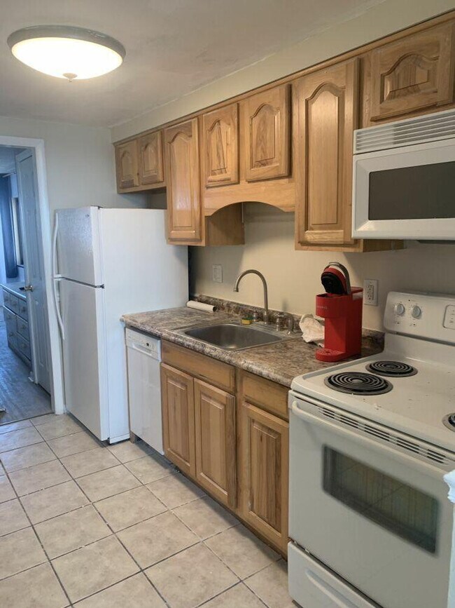 Building Photo - 2406 N Ocean Blvd