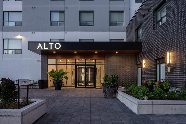 Building Photo - Alto Towers