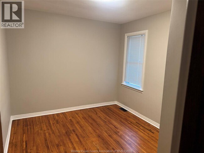 Building Photo - 3088 Parkwood Ave