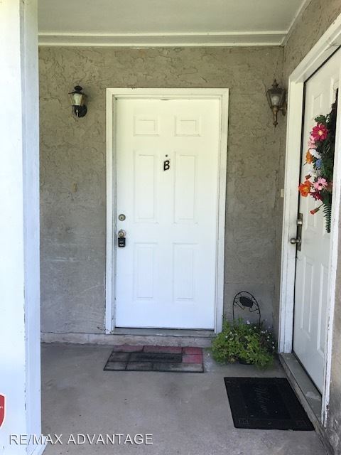 Foto del edificio - 5882 Sheldon Ct