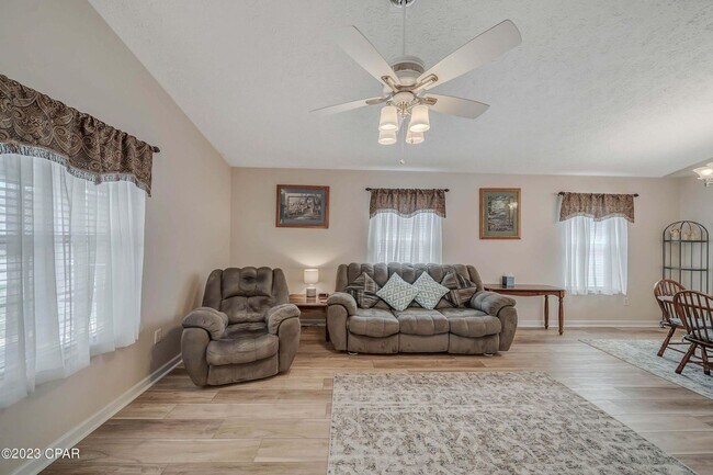 Foto del edificio - Coming Soon ______Available on November 20th. Furnished 2 bedroom home in Palm Cove Community