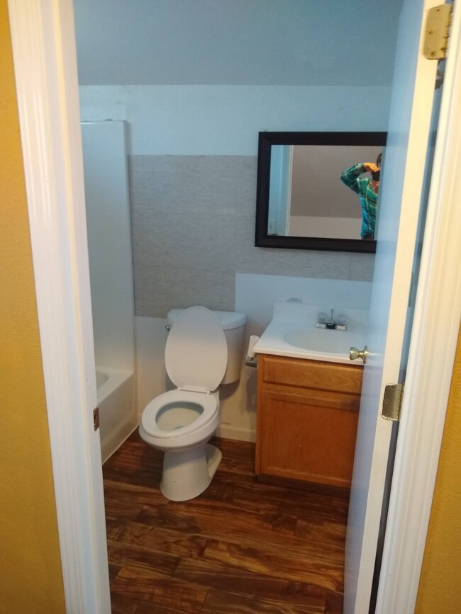 Bathroom - 1439 W Texas St