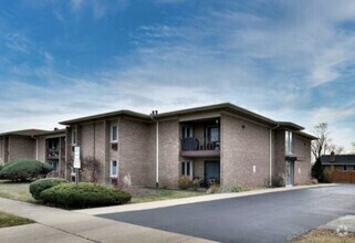 Building Photo - 483 N Larch Ave