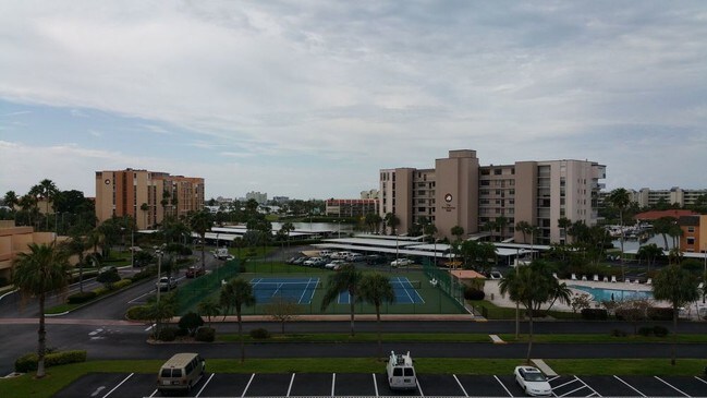 Building Photo - Furnished Bay Islands 308 commodore