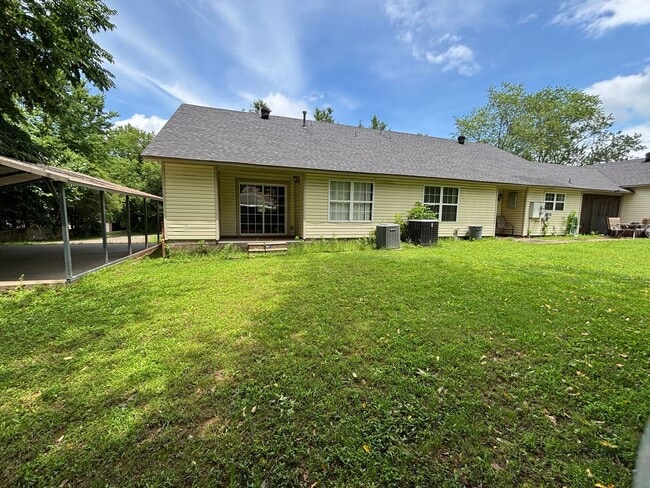 Building Photo - Freyaldenhoven Properties