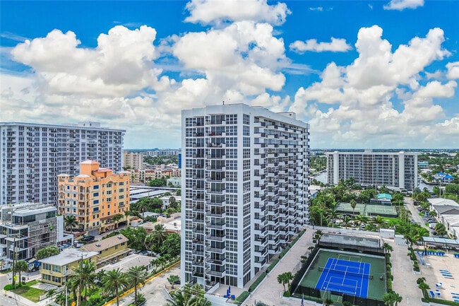Building Photo - 525 N Ocean Blvd