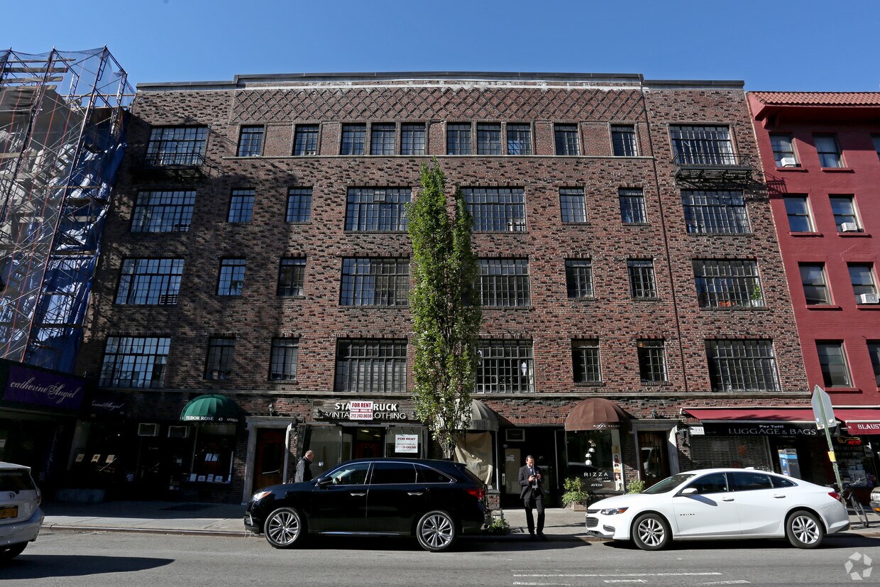 Building Photo - 47-49 Greenwich Ave