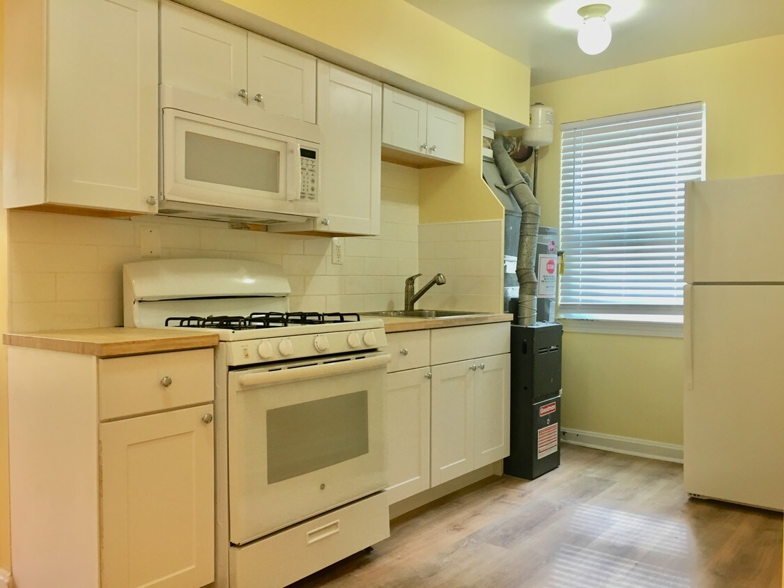 Kitchen - 700 31st St SE