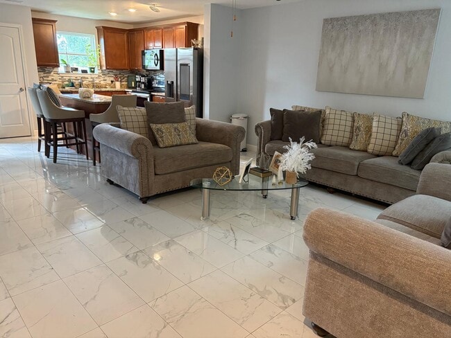 Living room - 3414 Drysdale Dr
