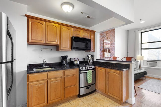 Building Photo - 112 W 136th St