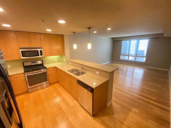 Advent - Low Deposit In-Unit Laundry Condo... - Advent - Low Deposit In-Unit Laundry Condo...