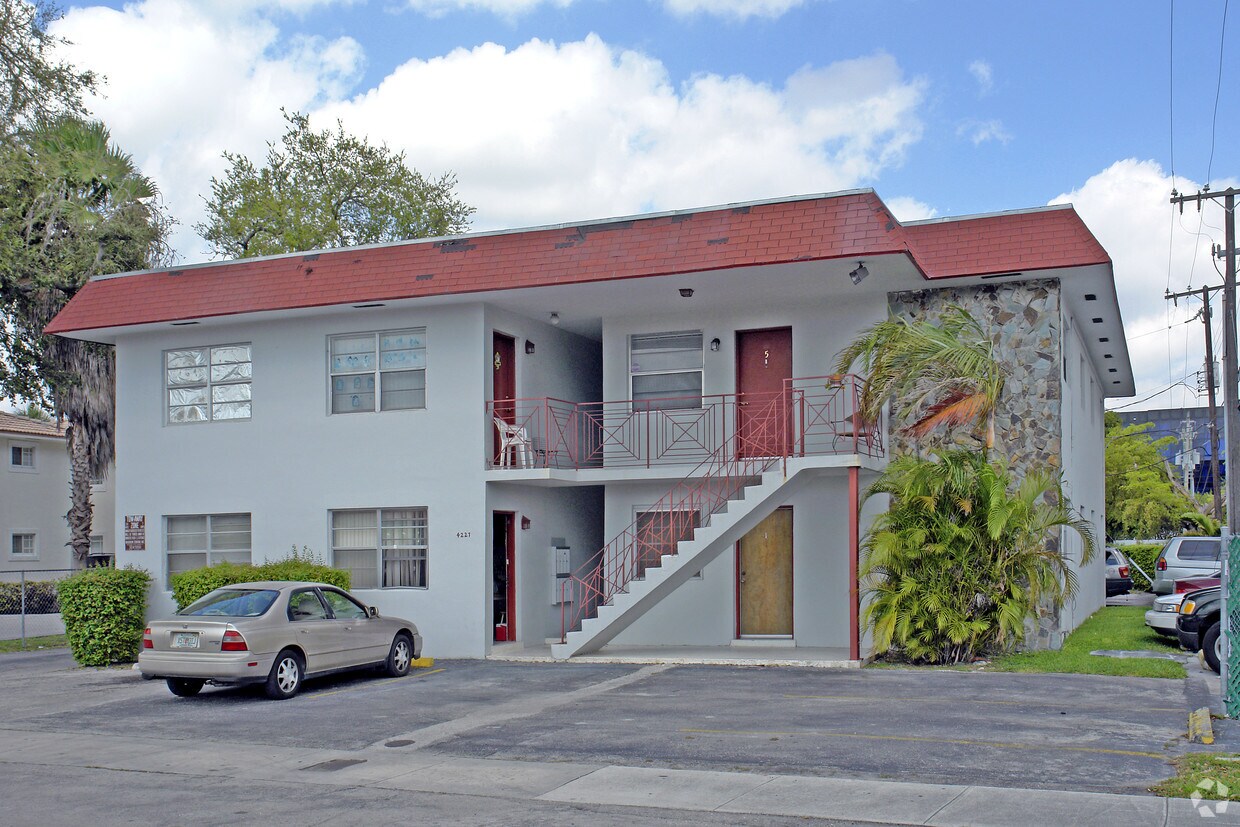Primary Photo - 4227 NW 5th St