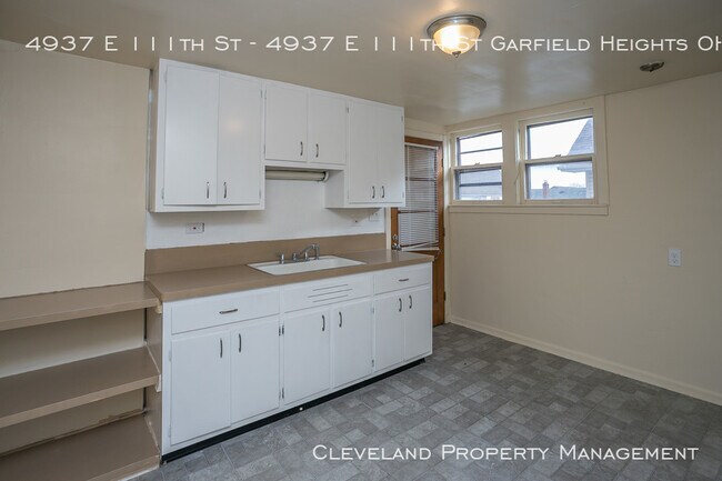Building Photo - 4937 E 111th St