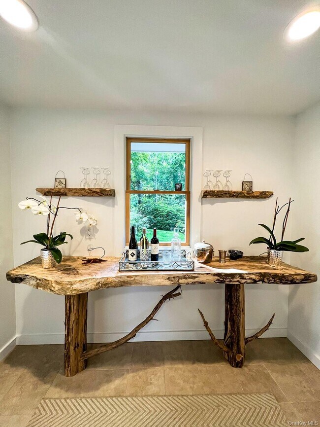 Foto del edificio - 1045 Wagon Wheel Ln