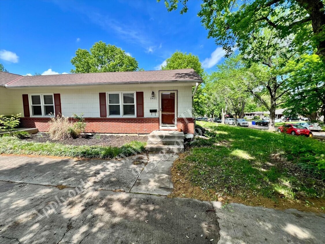 Primary Photo - Very Nice North Overland Park Duplex-Avail...