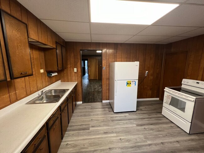 kitchen - 507 S Main St