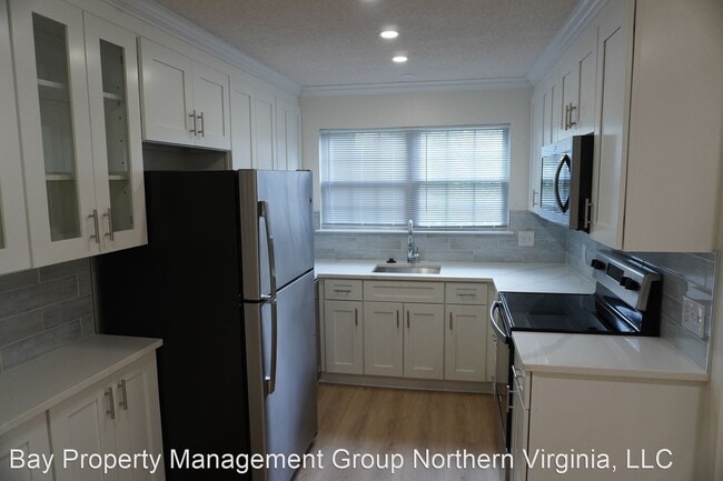 Building Photo - 3 br, 2 bath House - 12105 GREENWAY COURT ...